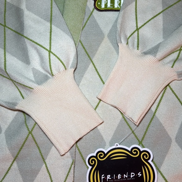 F•R•I•E•N•D•S Central Perk Argyle Cardigan Sweater Size L - Picture 6 of 13